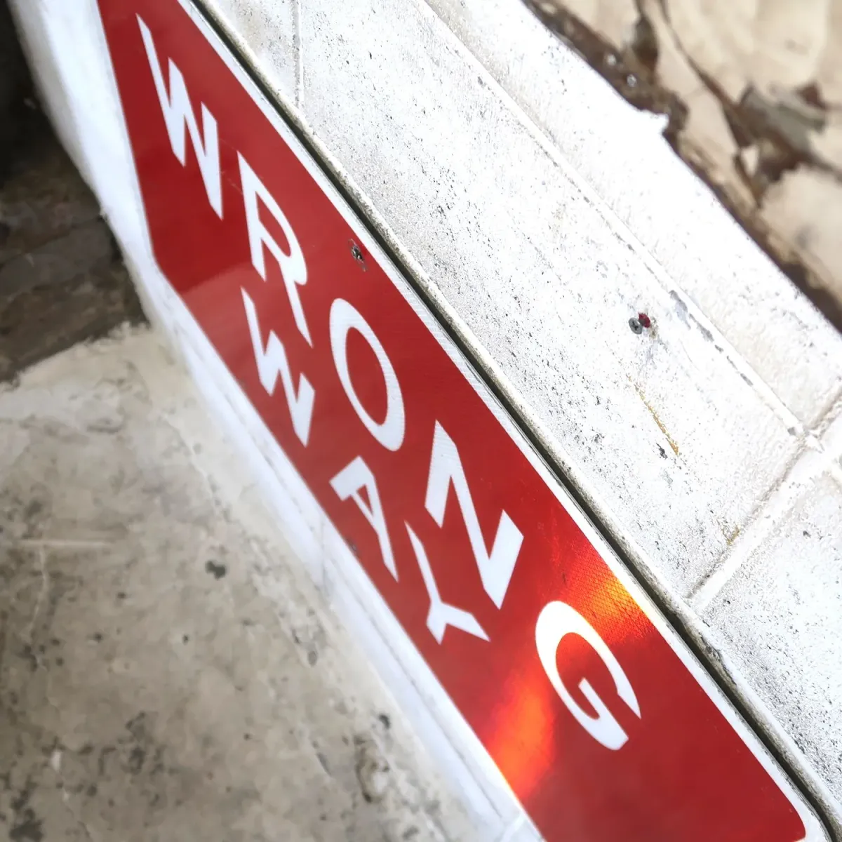 WRONG WAY 大型ロードサイン