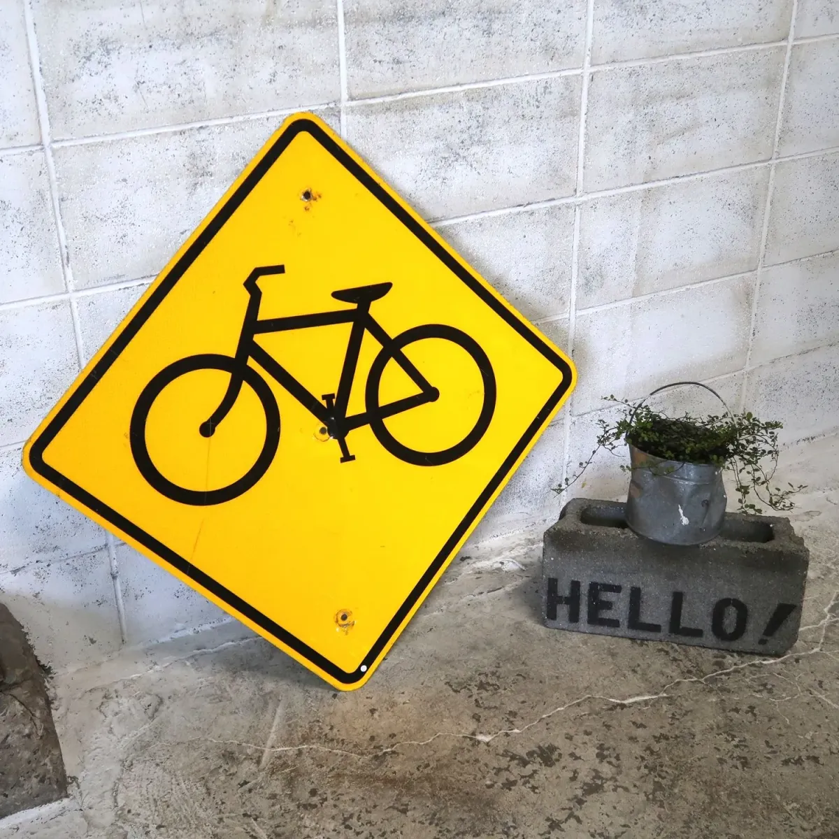 BIKE LANE ロードサイン