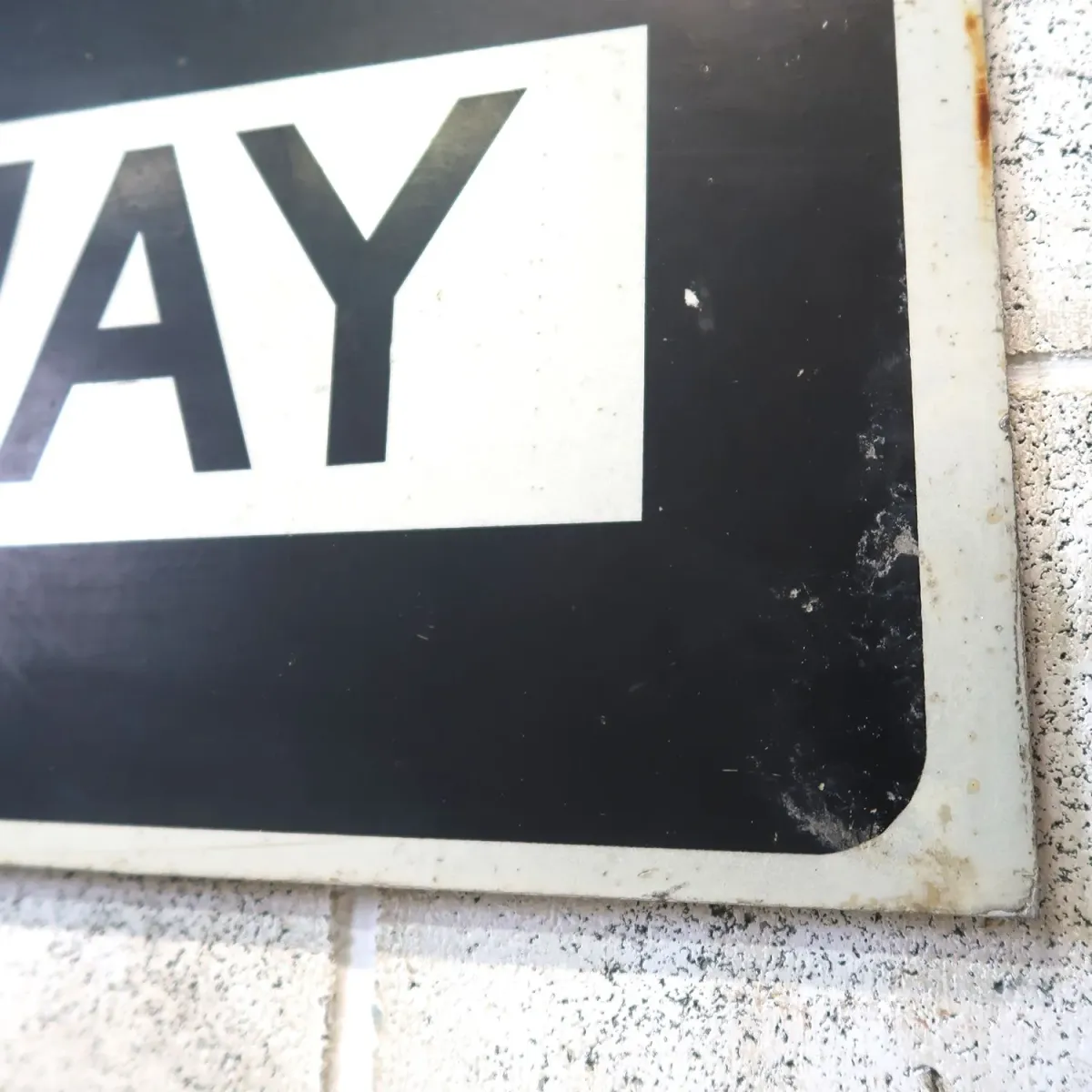 ONE WAY ロードサイン