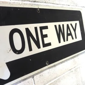 ONE WAY ロードサイン