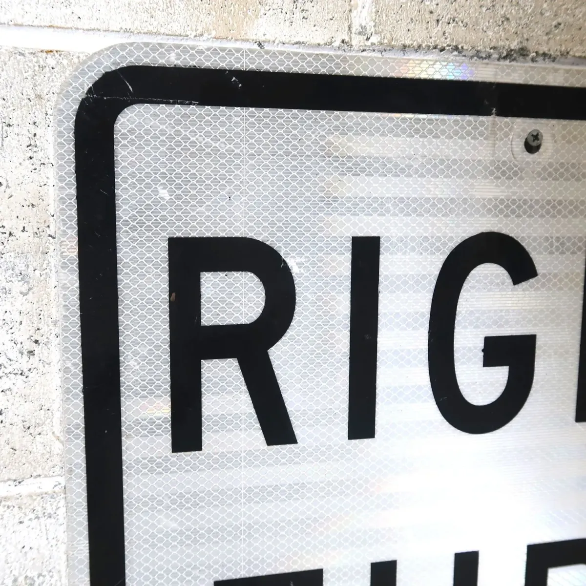 RIGHT TURN ONLY ロードサイン