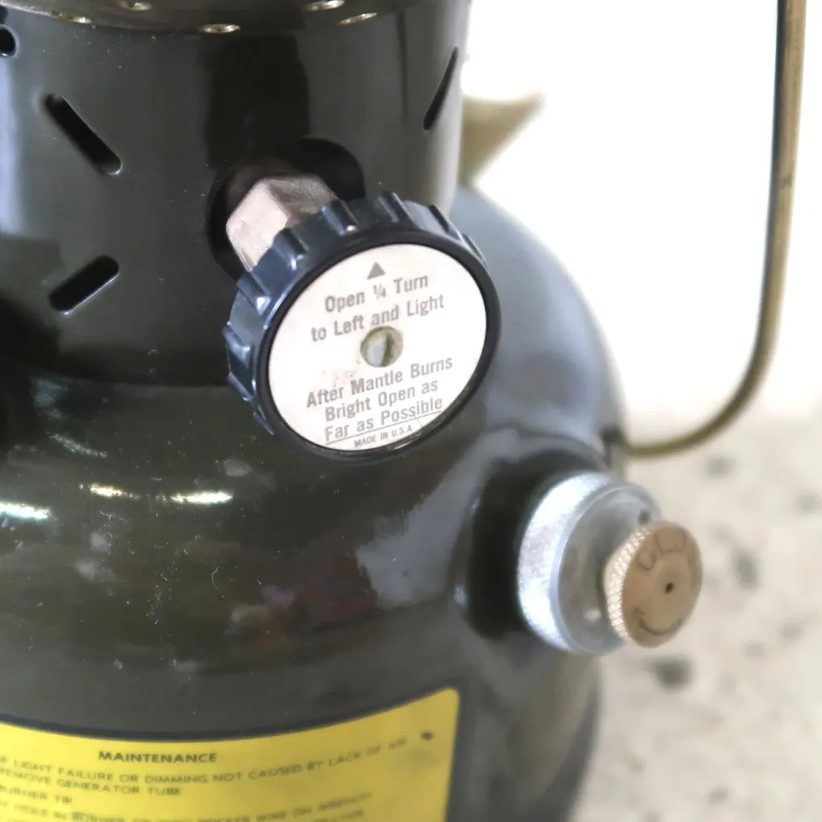 77年製 ARMSTRONG社 ビンテージ ミリタリーランタン 252A