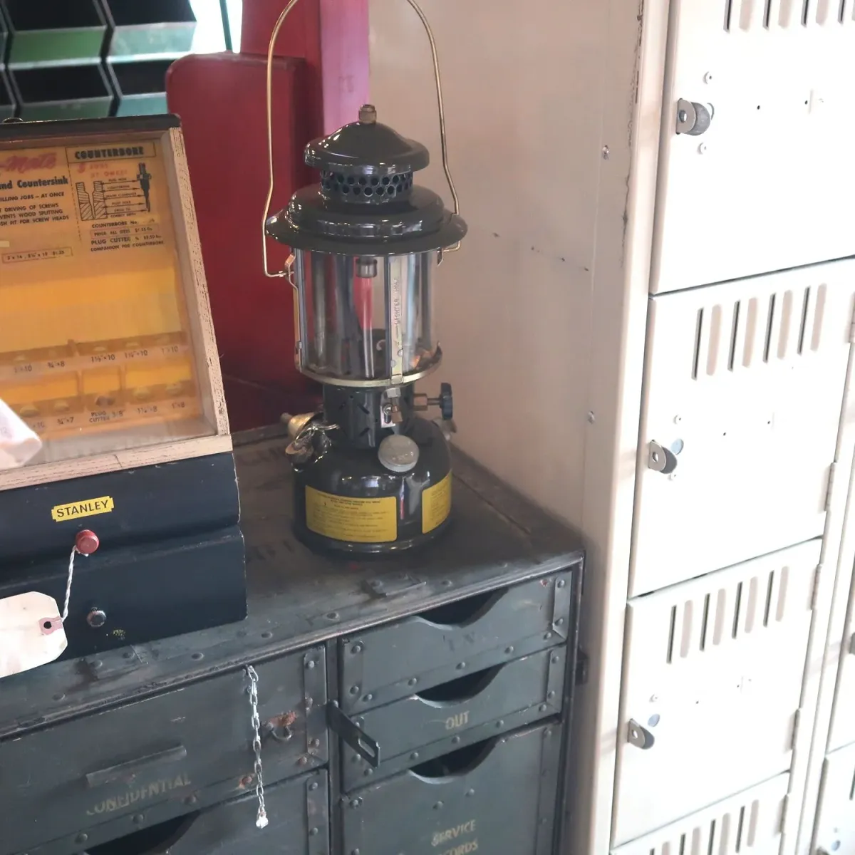 77年製 ARMSTRONG社 ビンテージ ミリタリーランタン 252A