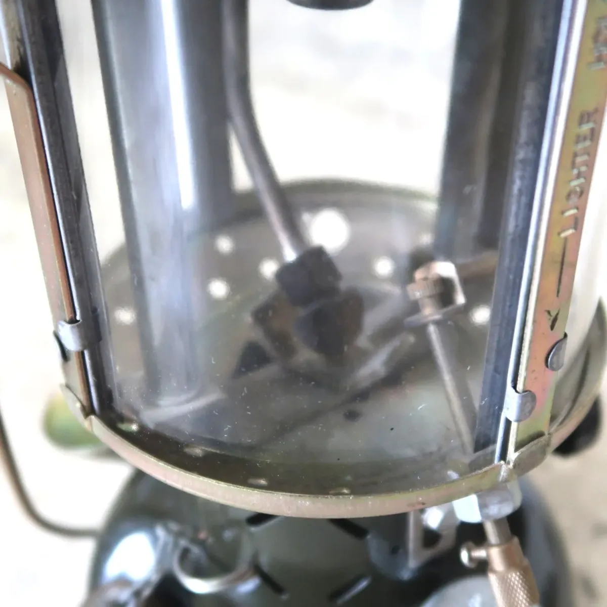 77年製 ARMSTRONG社 ビンテージ ミリタリーランタン 252A