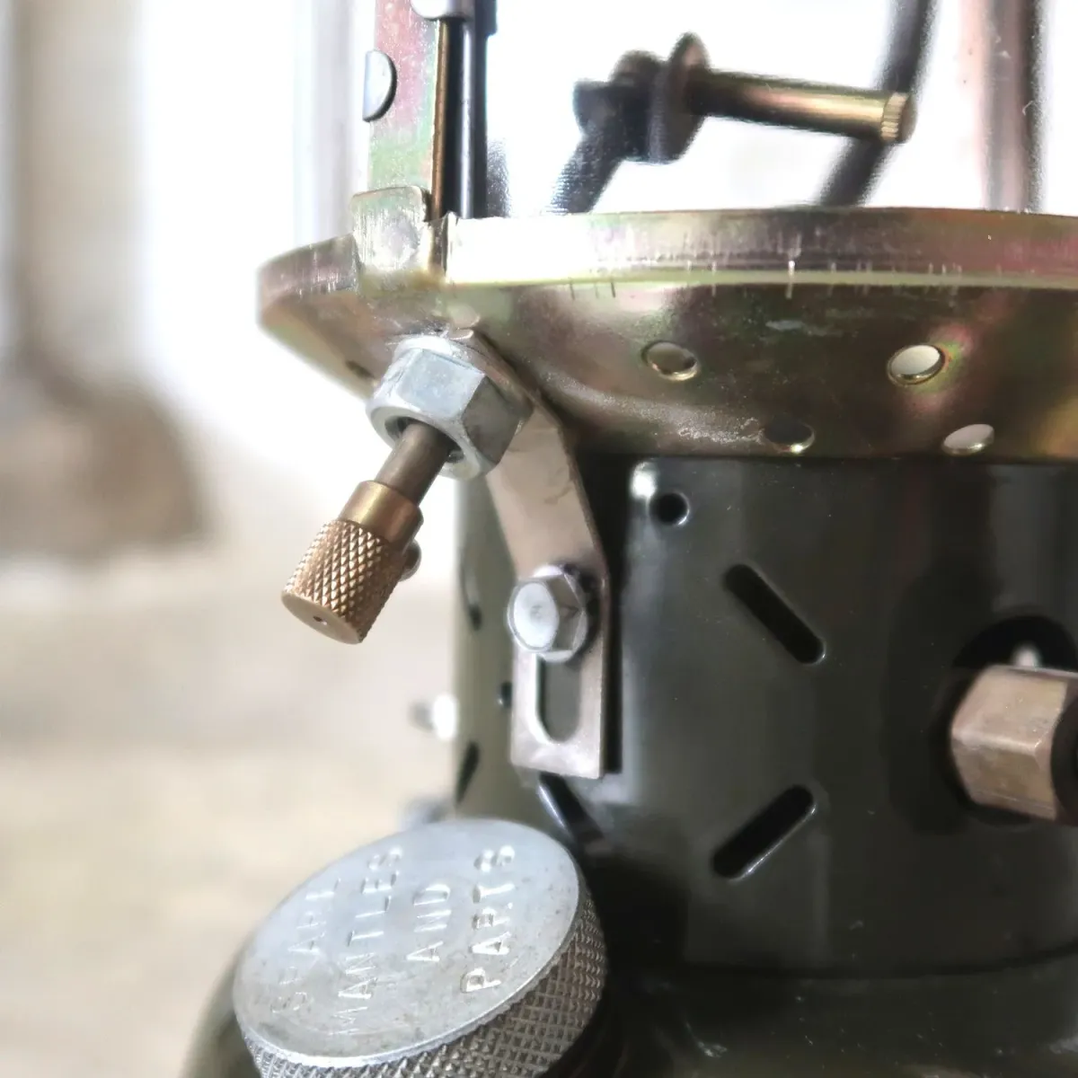 77年製 ARMSTRONG社 ビンテージ ミリタリーランタン 252A