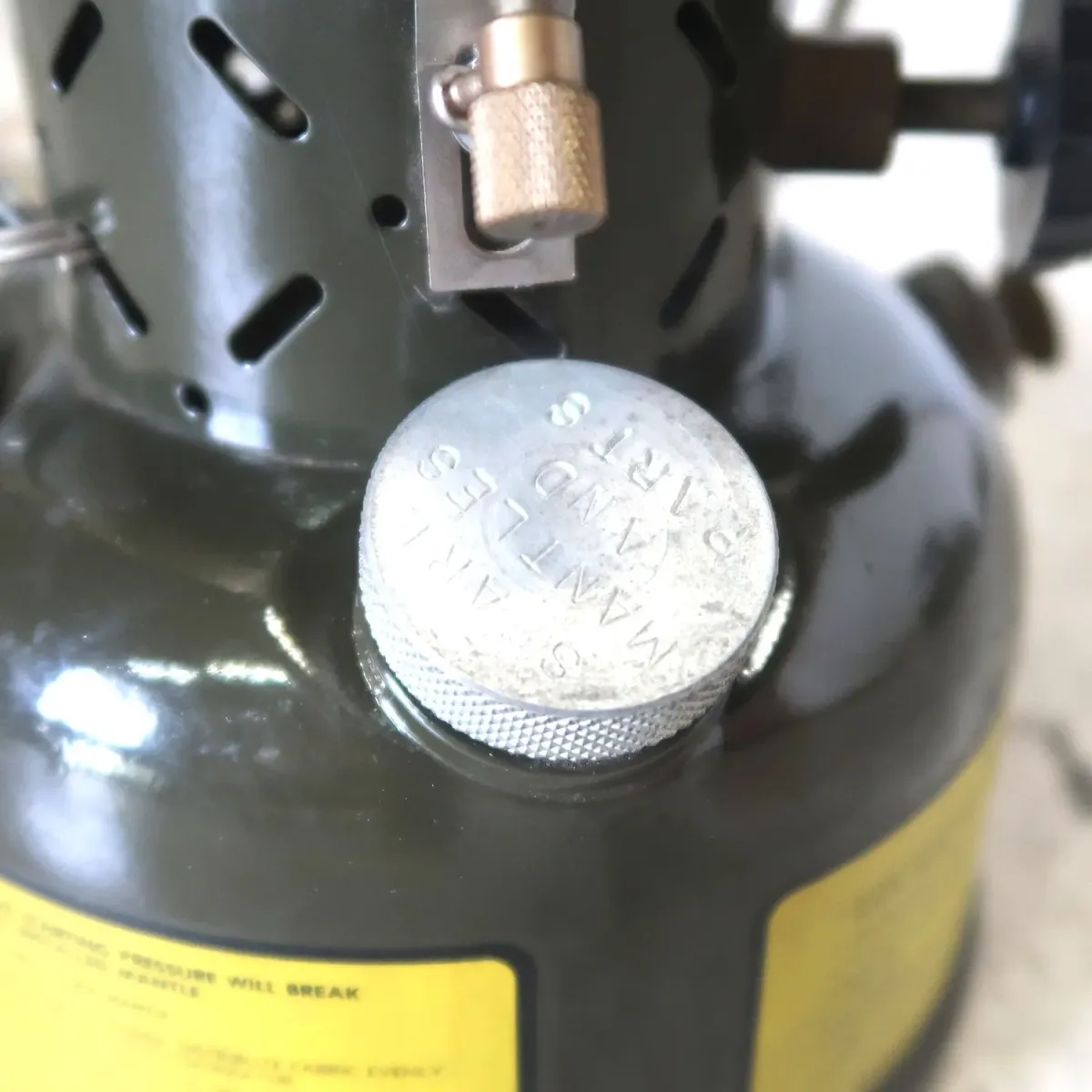 77年製 ARMSTRONG社 ビンテージ ミリタリーランタン 252A