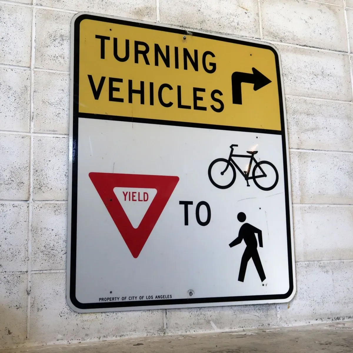 TURNING VEHICLES 大型ロードサイン