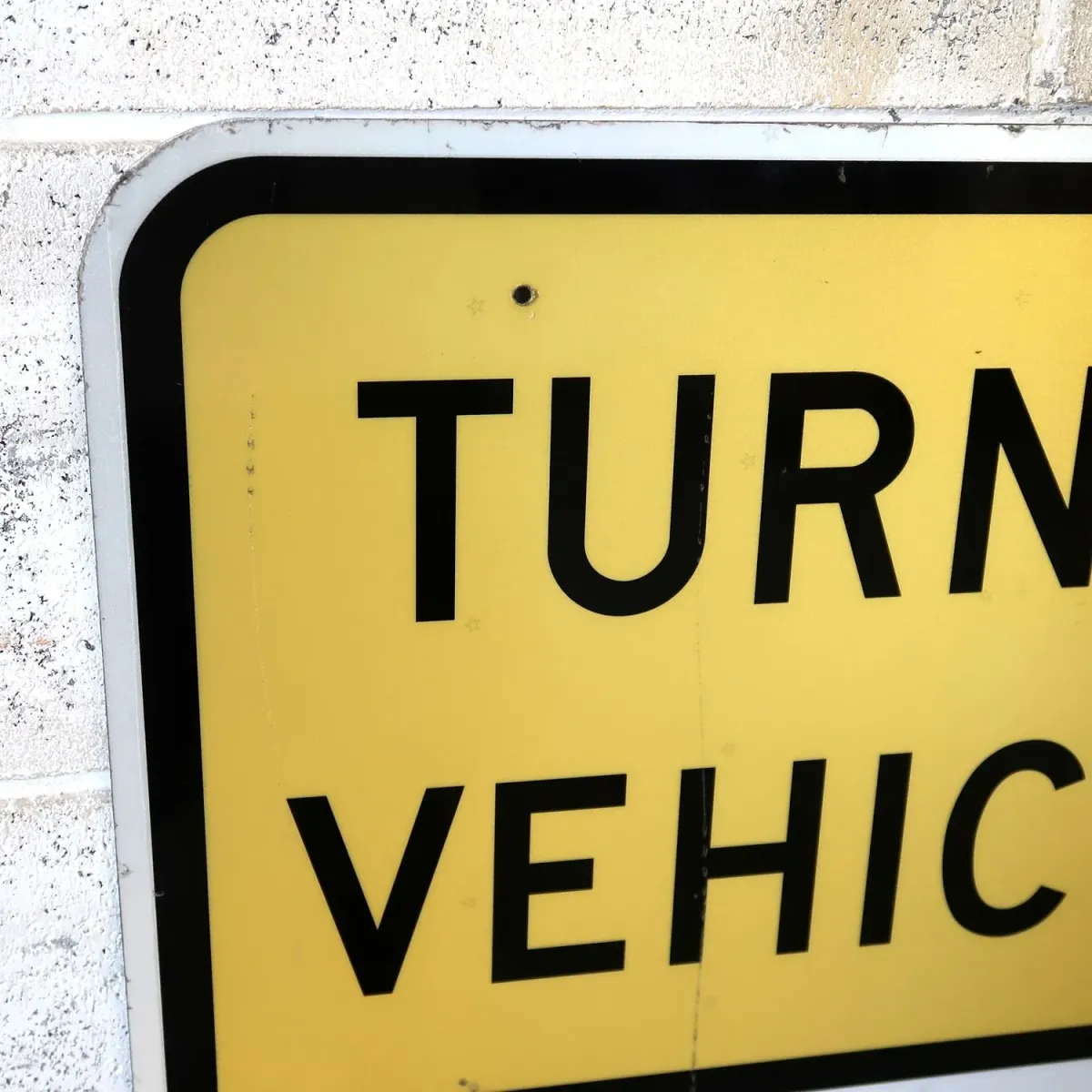 TURNING VEHICLES 大型ロードサイン