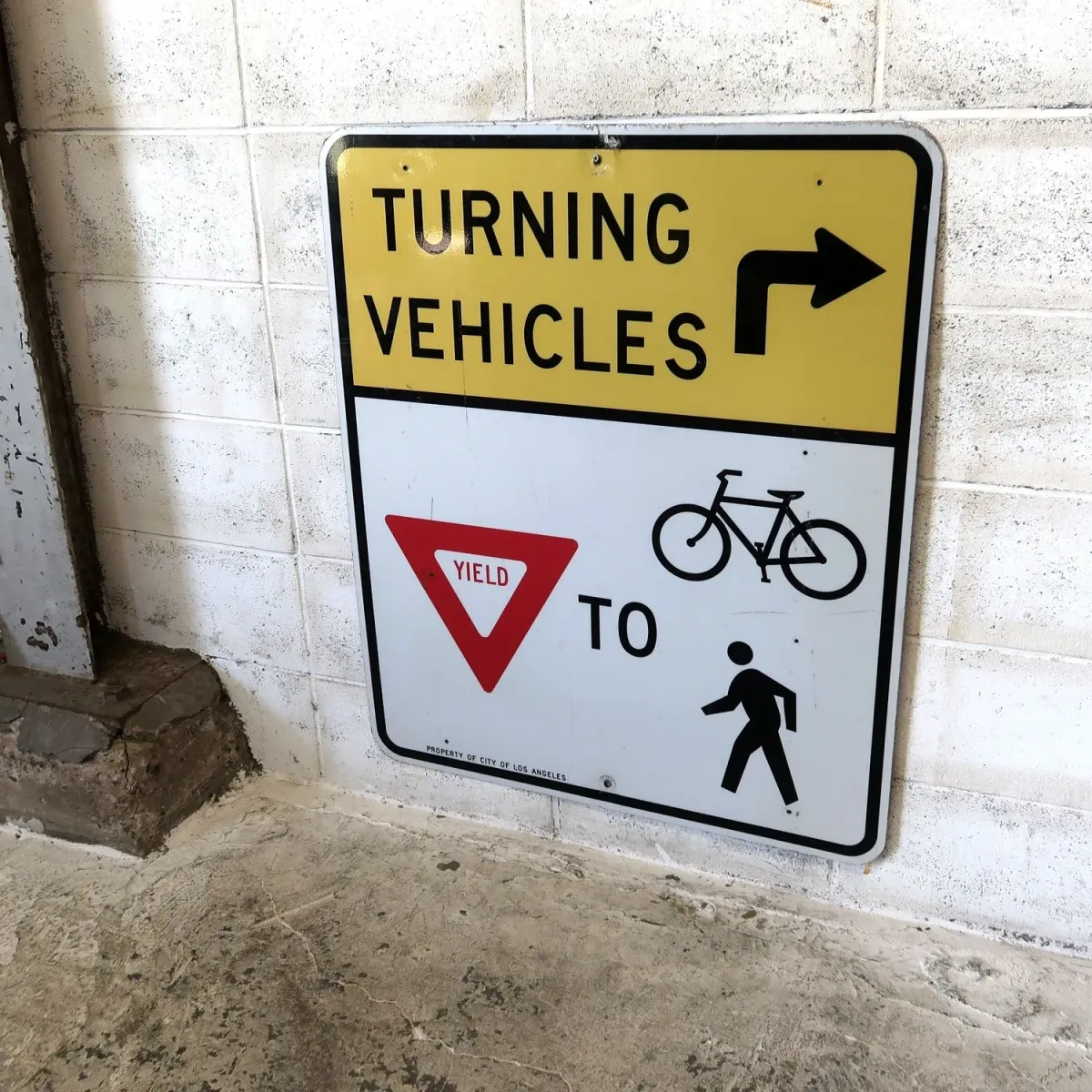 TURNING VEHICLES 大型ロードサイン