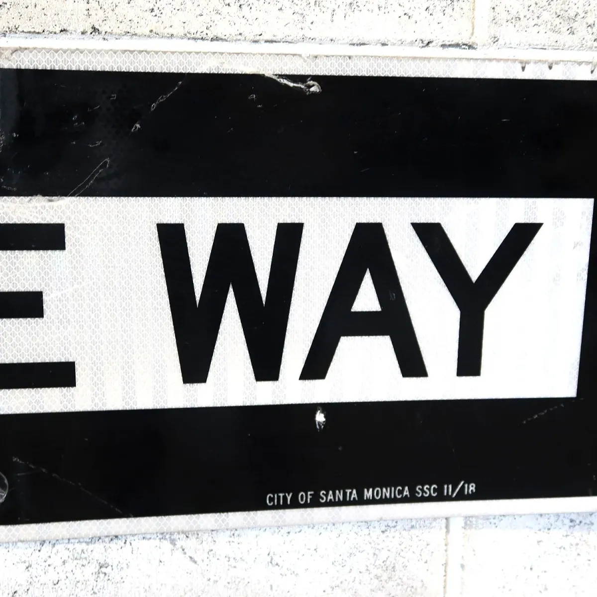 ONE WAY ロードサイン