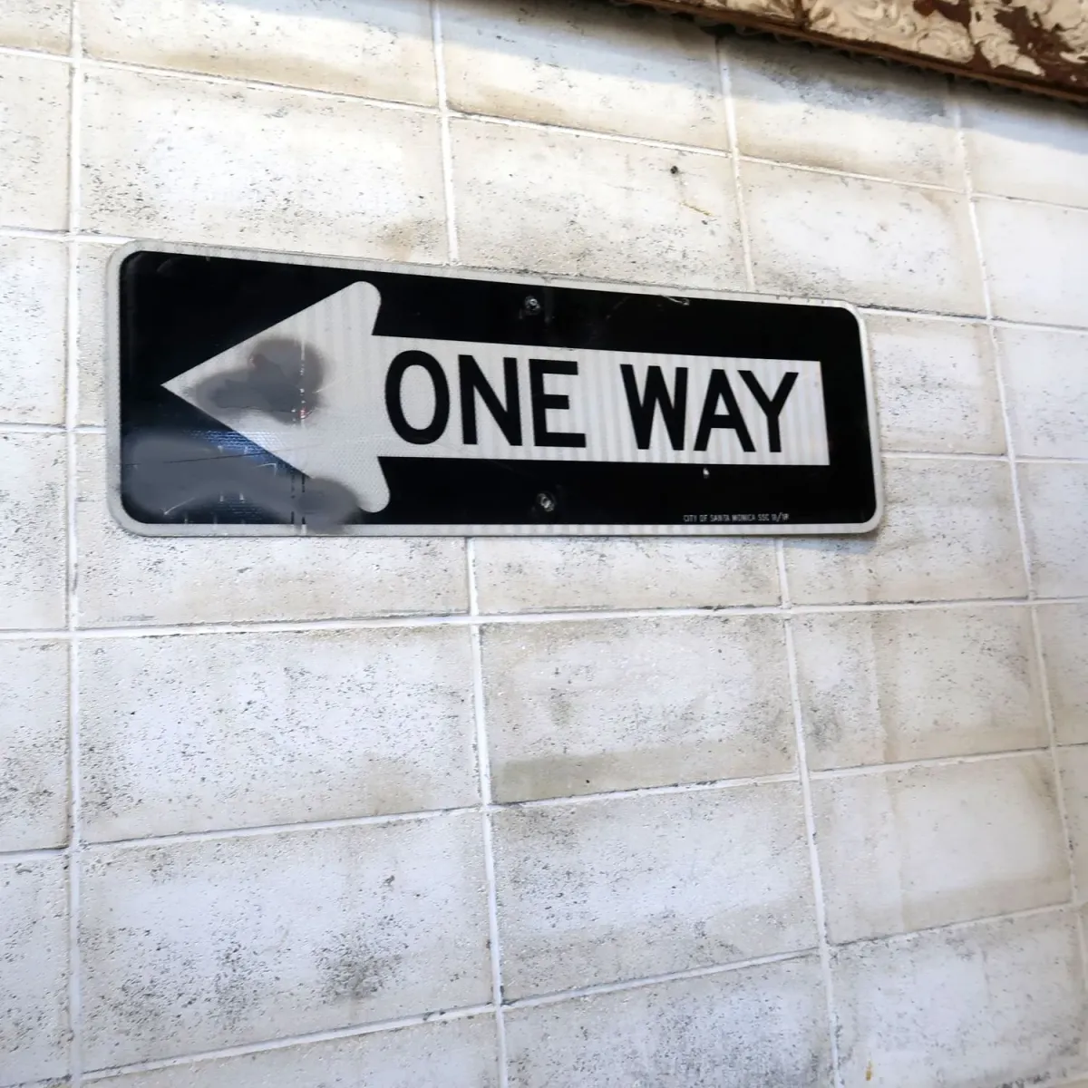 ONE WAY ロードサイン