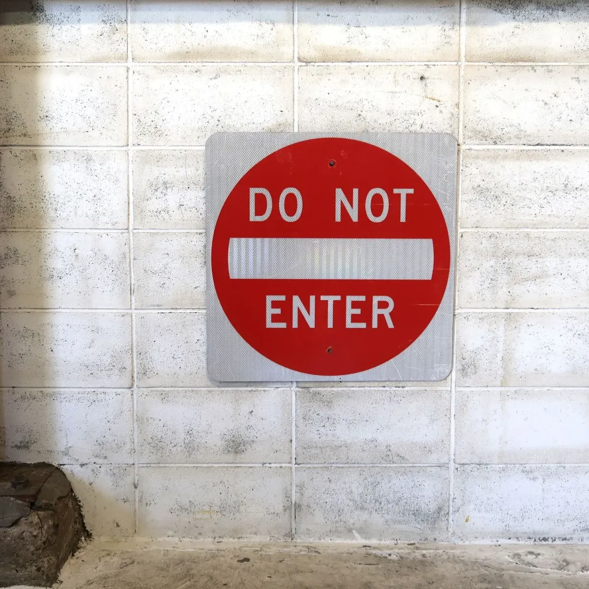DO NOT ENTER ロードサイン