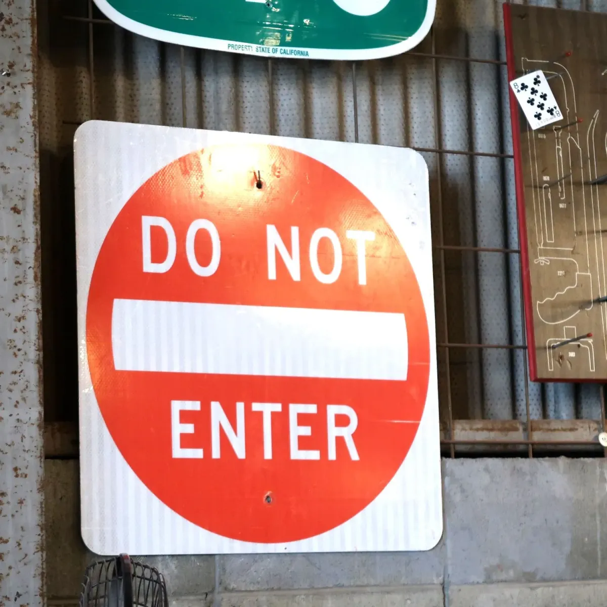 DO NOT ENTER ロードサイン