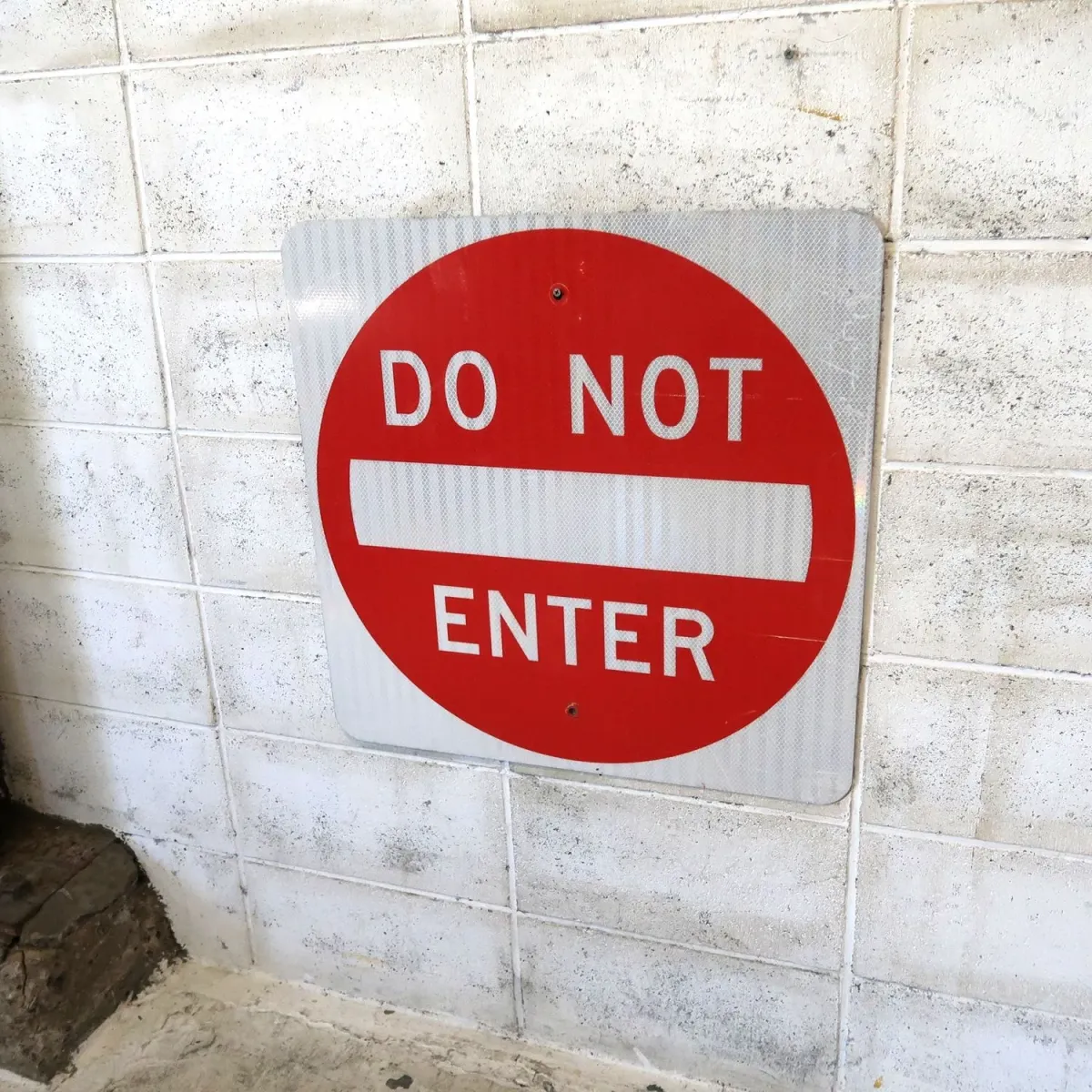 DO NOT ENTER ロードサイン