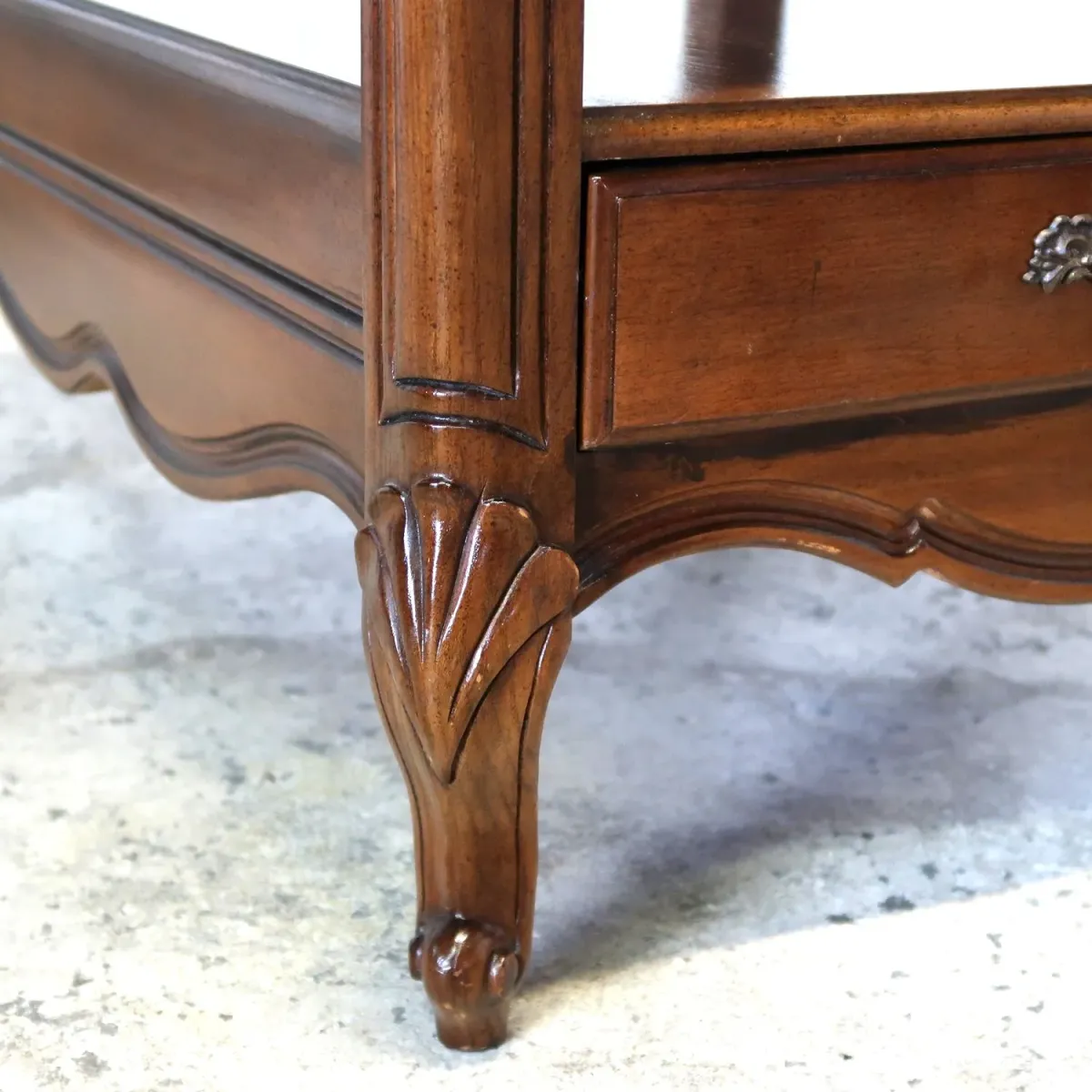 delwood furniture アンティーク サイドテーブル
