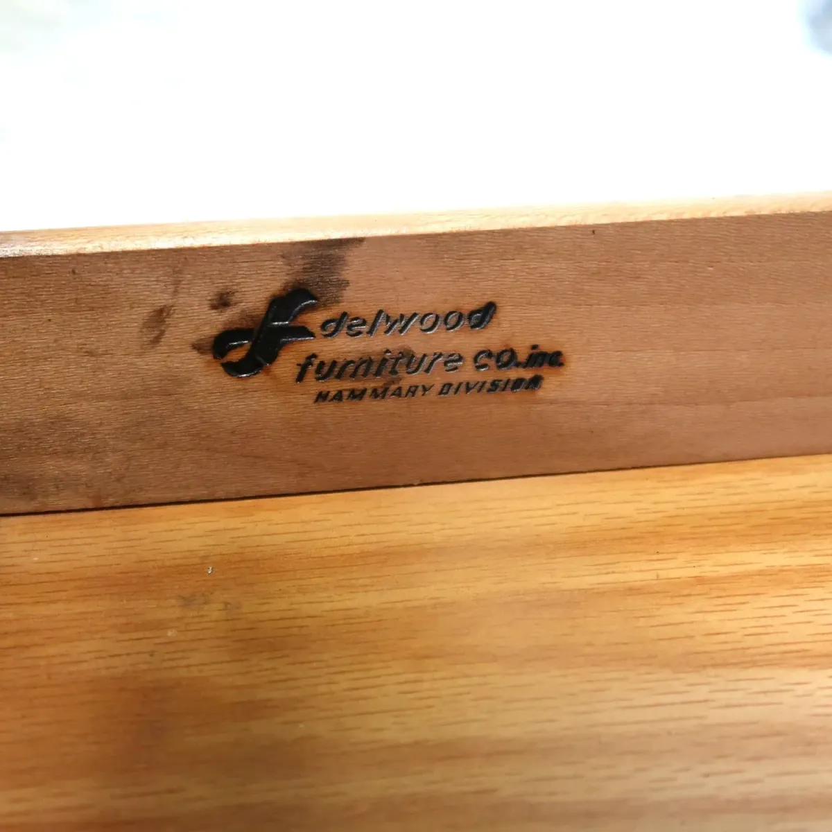 delwood furniture アンティーク サイドテーブル