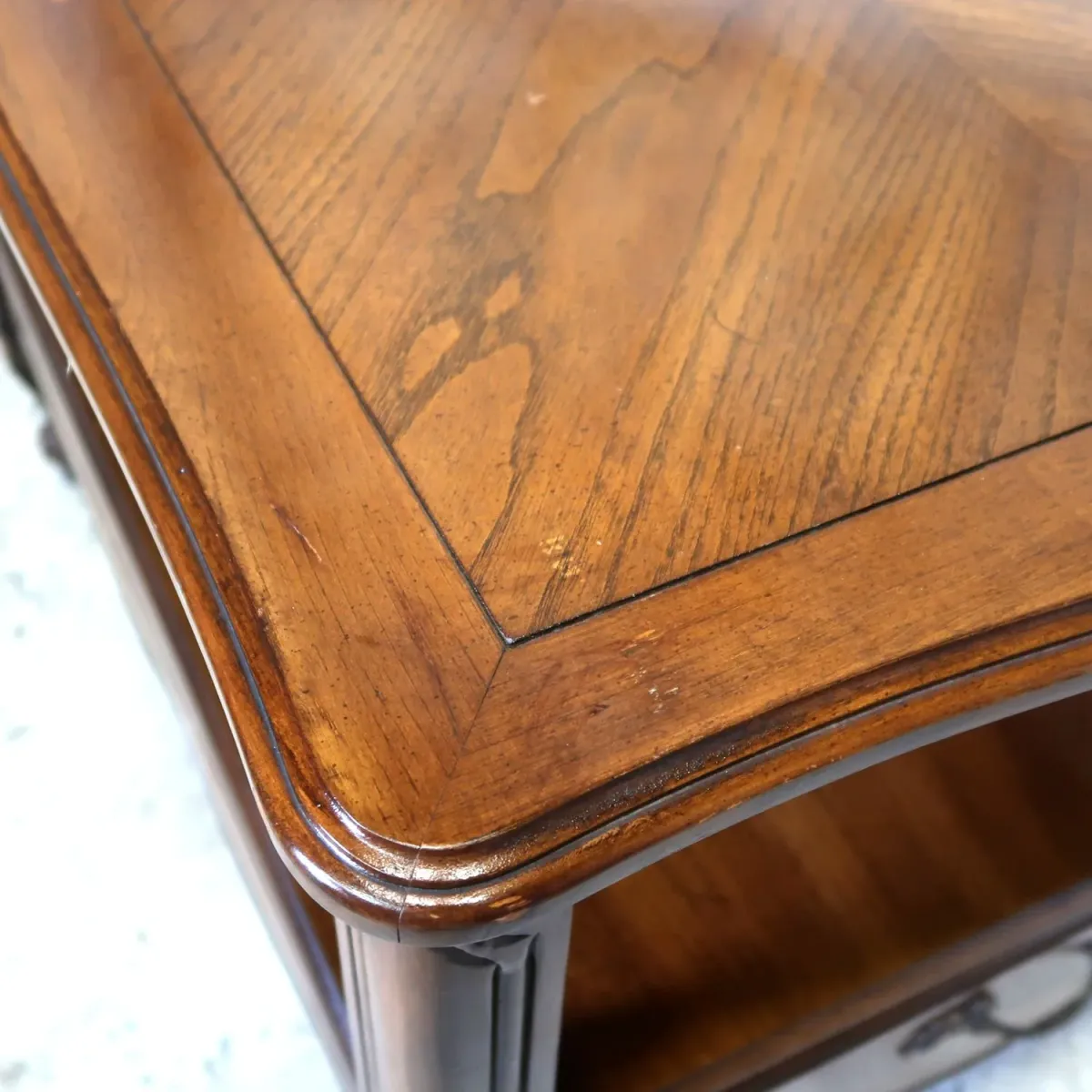 delwood furniture アンティーク サイドテーブル