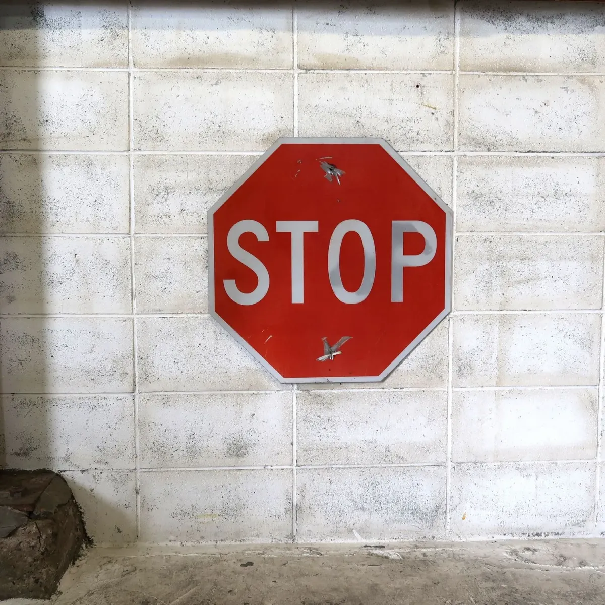 STOP ロードサイン