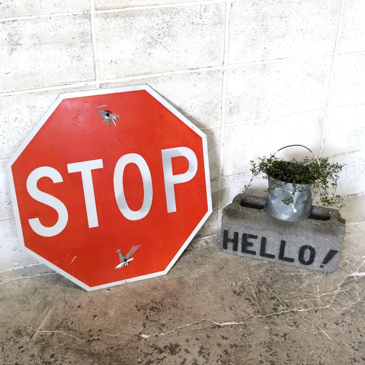 STOP ロードサイン