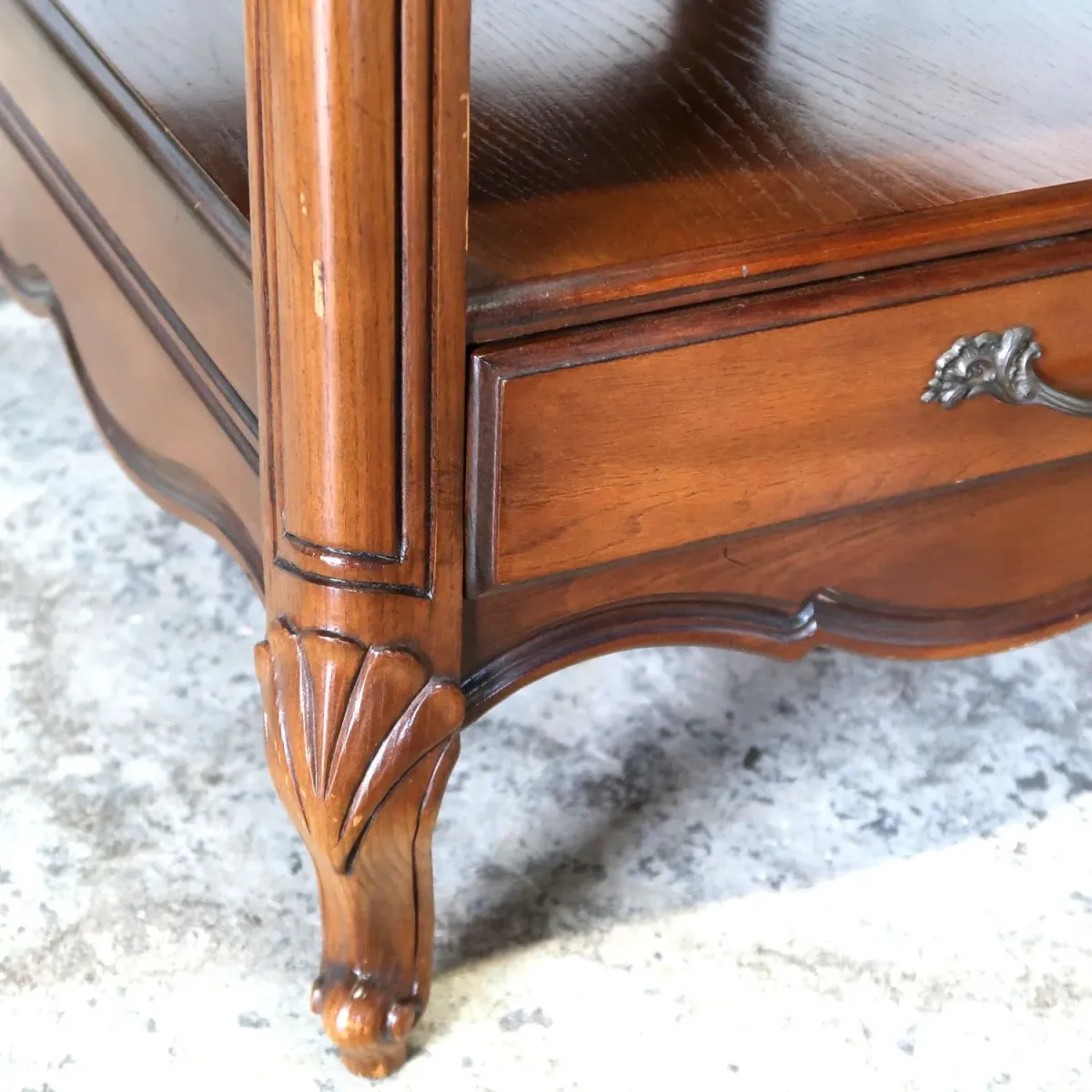 delwood furniture アンティーク サイドテーブル
