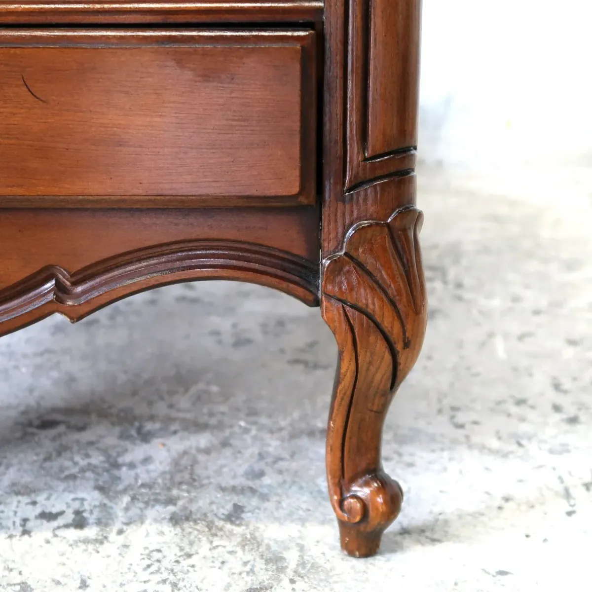 delwood furniture アンティーク サイドテーブル