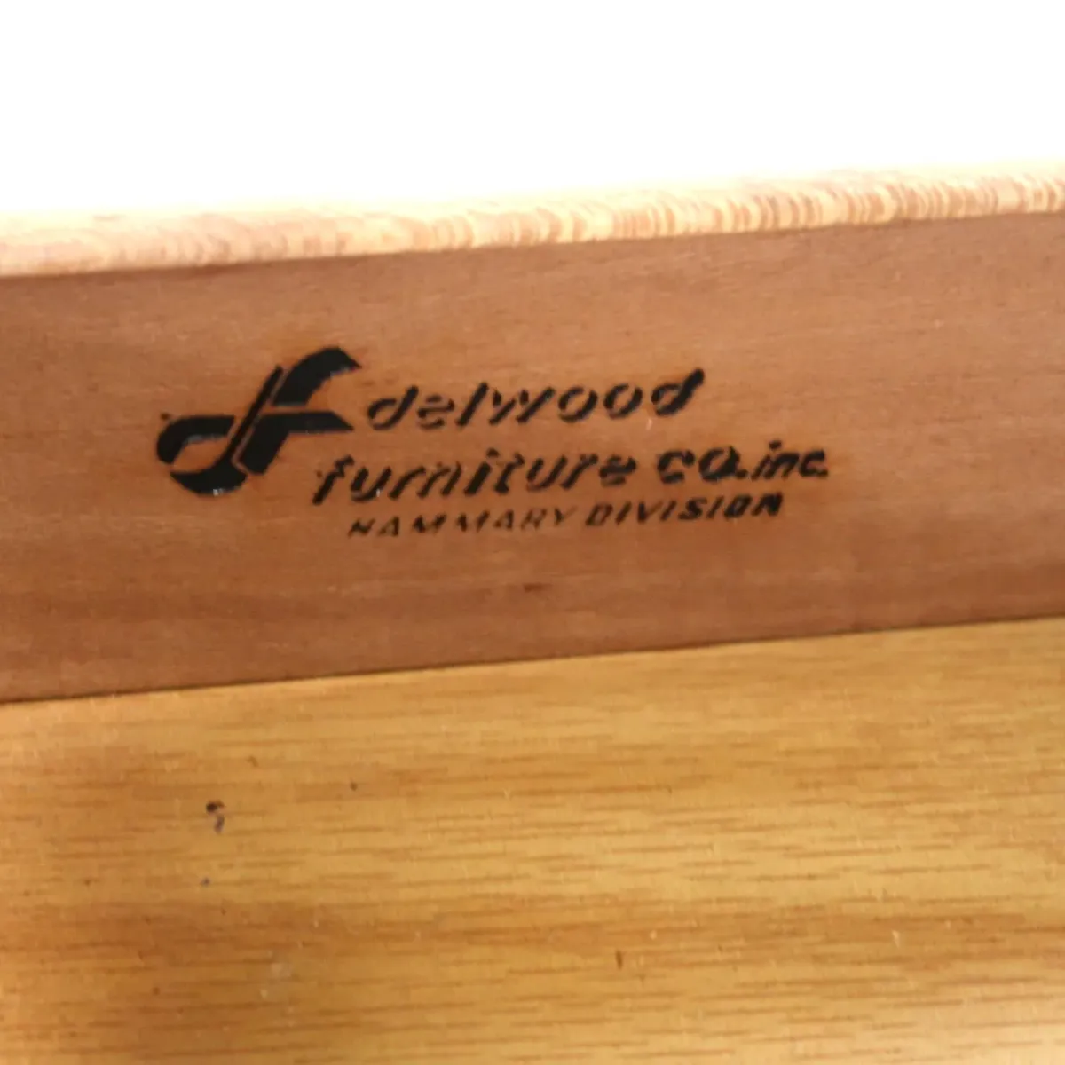 delwood furniture アンティーク サイドテーブル