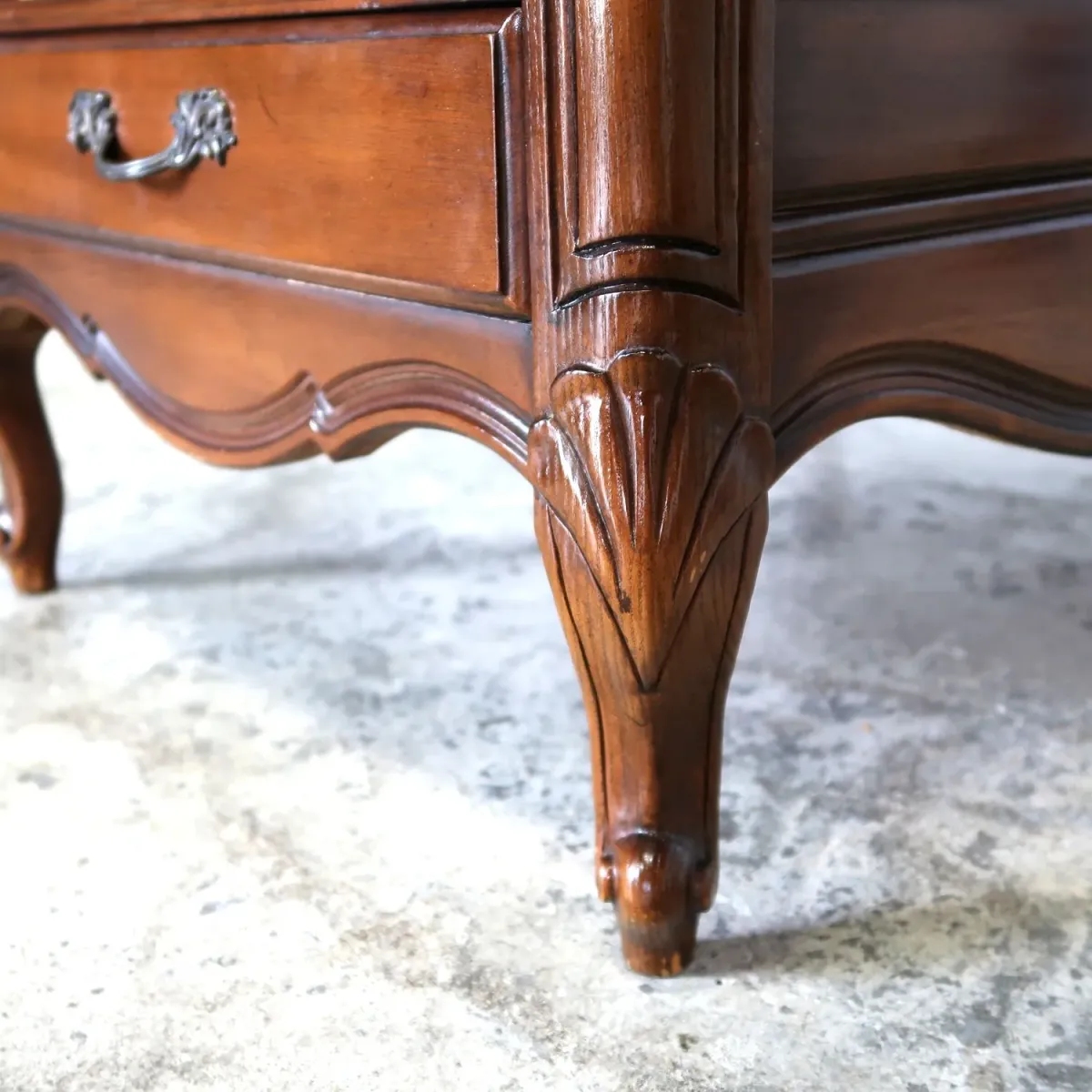 delwood furniture アンティーク サイドテーブル