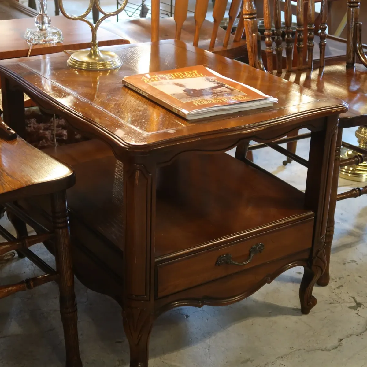delwood furniture アンティーク サイドテーブル