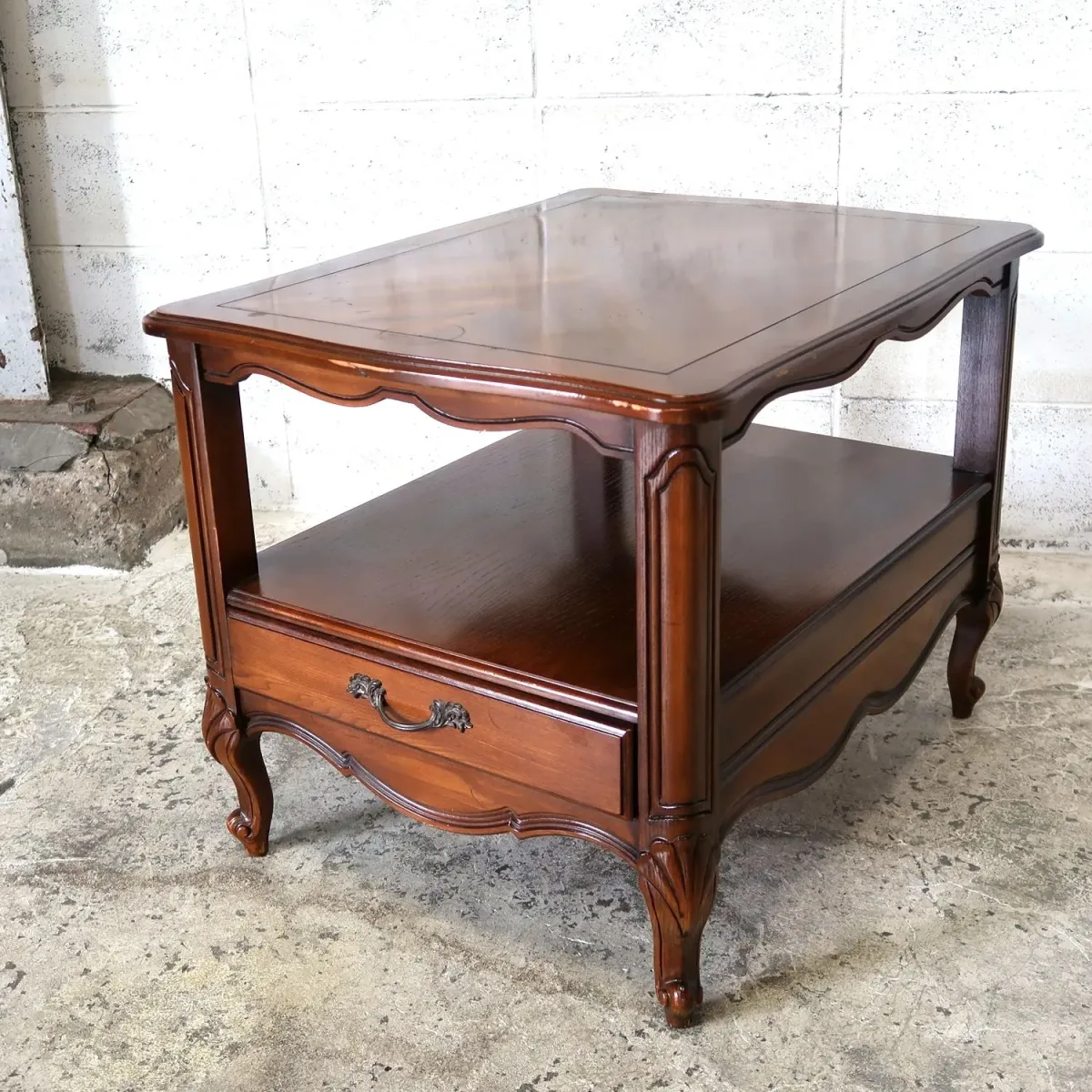 delwood furniture アンティーク サイドテーブル