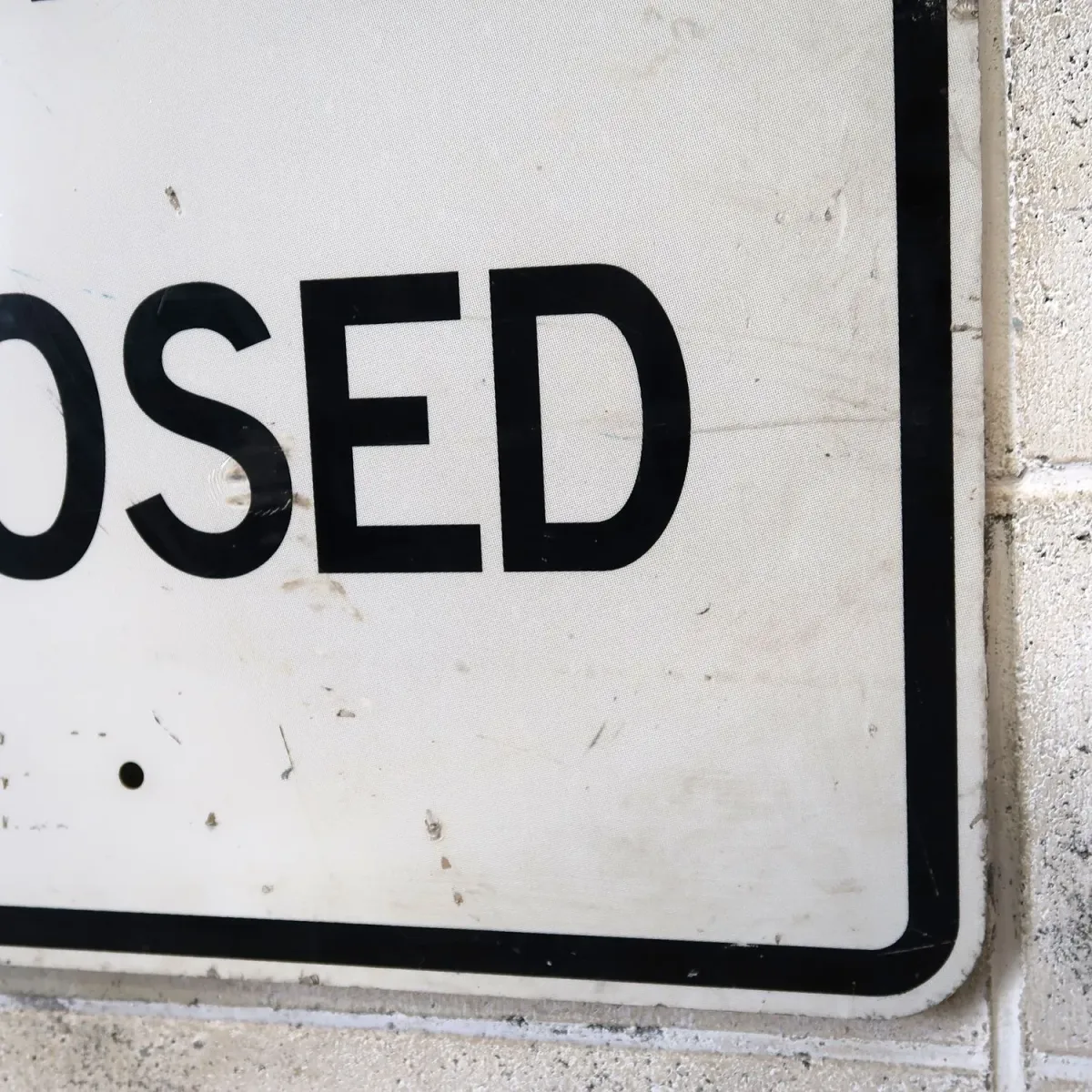 SIDEWALK CLOSED ロードサイン