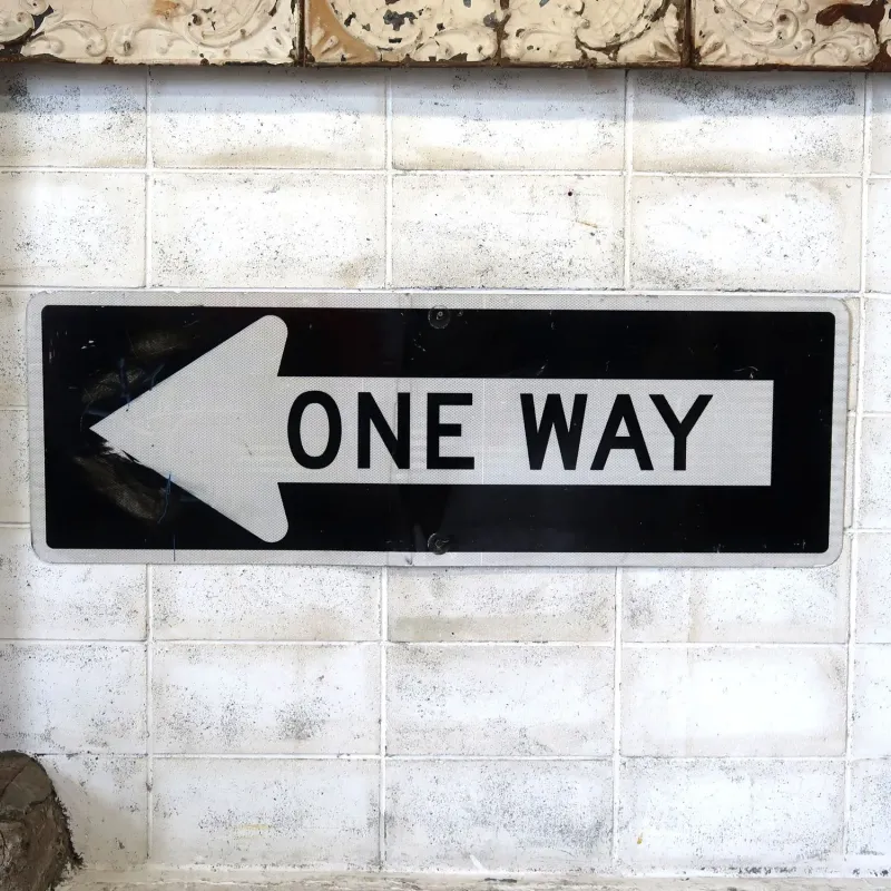 ONE WAY 大型ロードサイン
