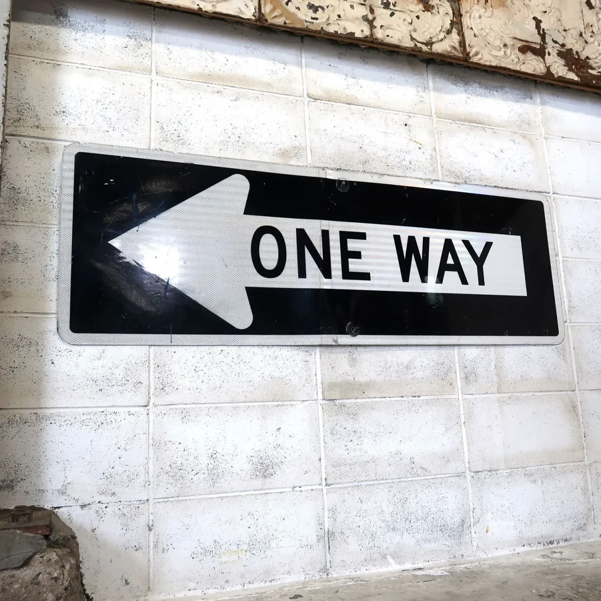 ONE WAY 大型ロードサイン