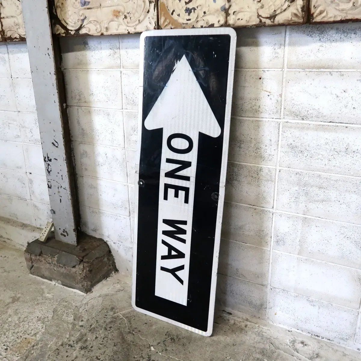 ONE WAY 大型ロードサイン