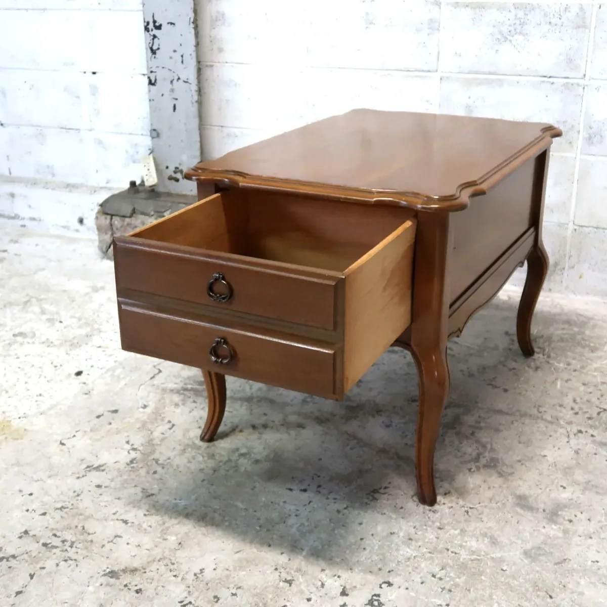 BASSETT FURNITURE アンティーク サイドテーブル