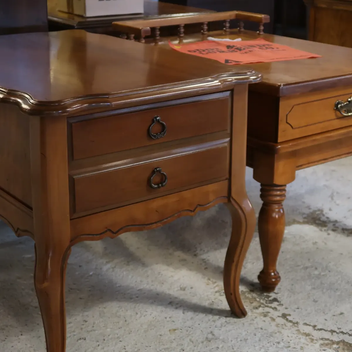 BASSETT FURNITURE アンティーク サイドテーブル