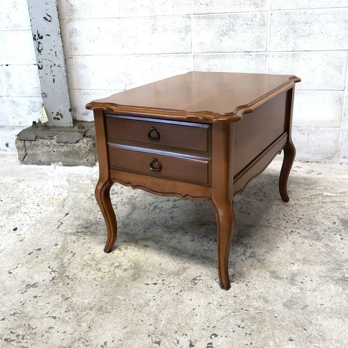 BASSETT FURNITURE アンティーク サイドテーブル