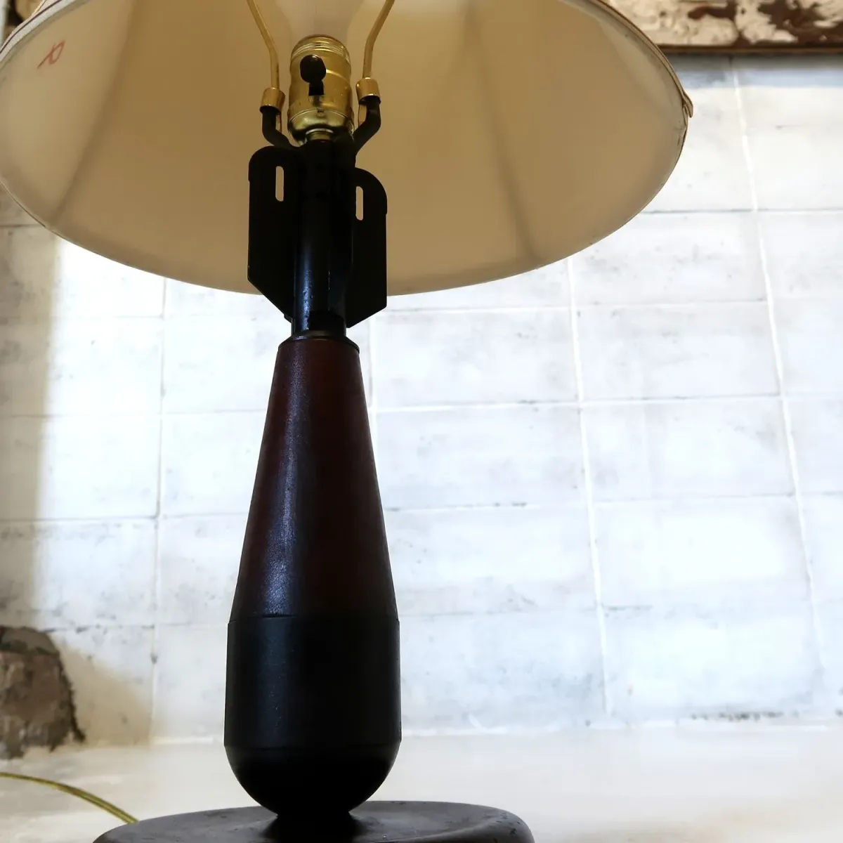 アンティーク 爆弾モチーフ テーブルランプ