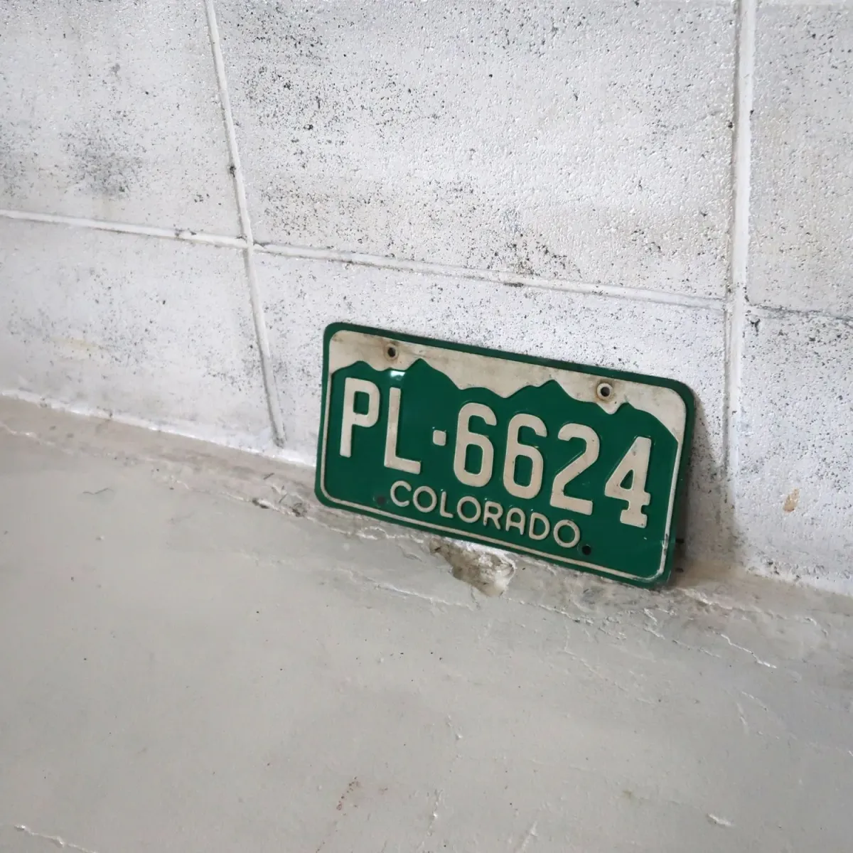 COLORADO USEDナンバープレート