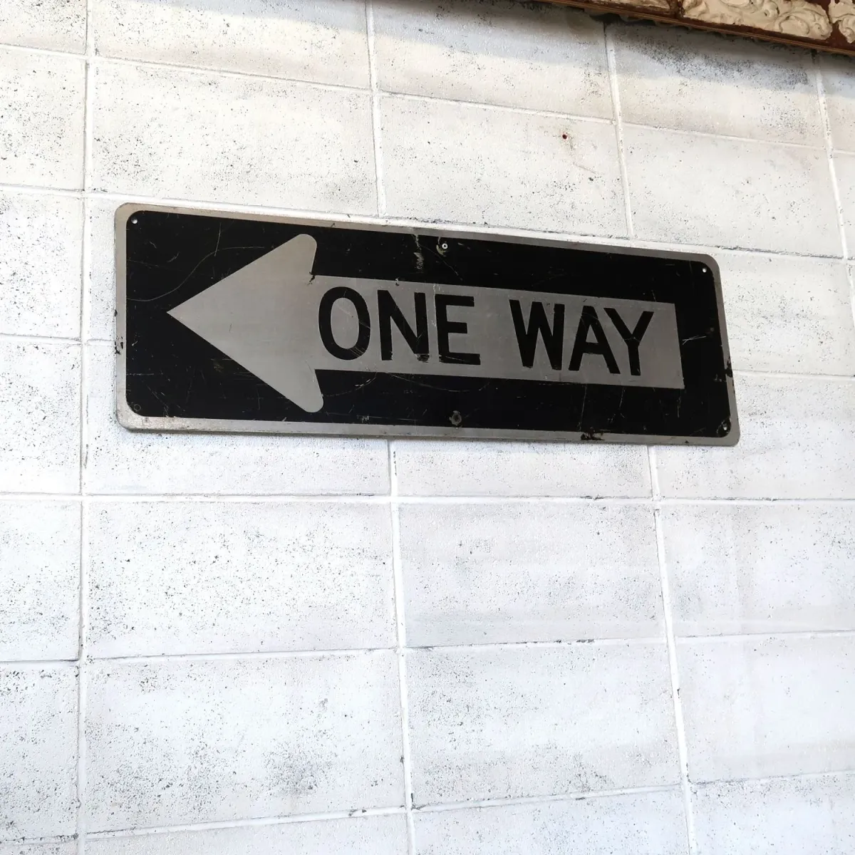 ONE WAY ロードサイン