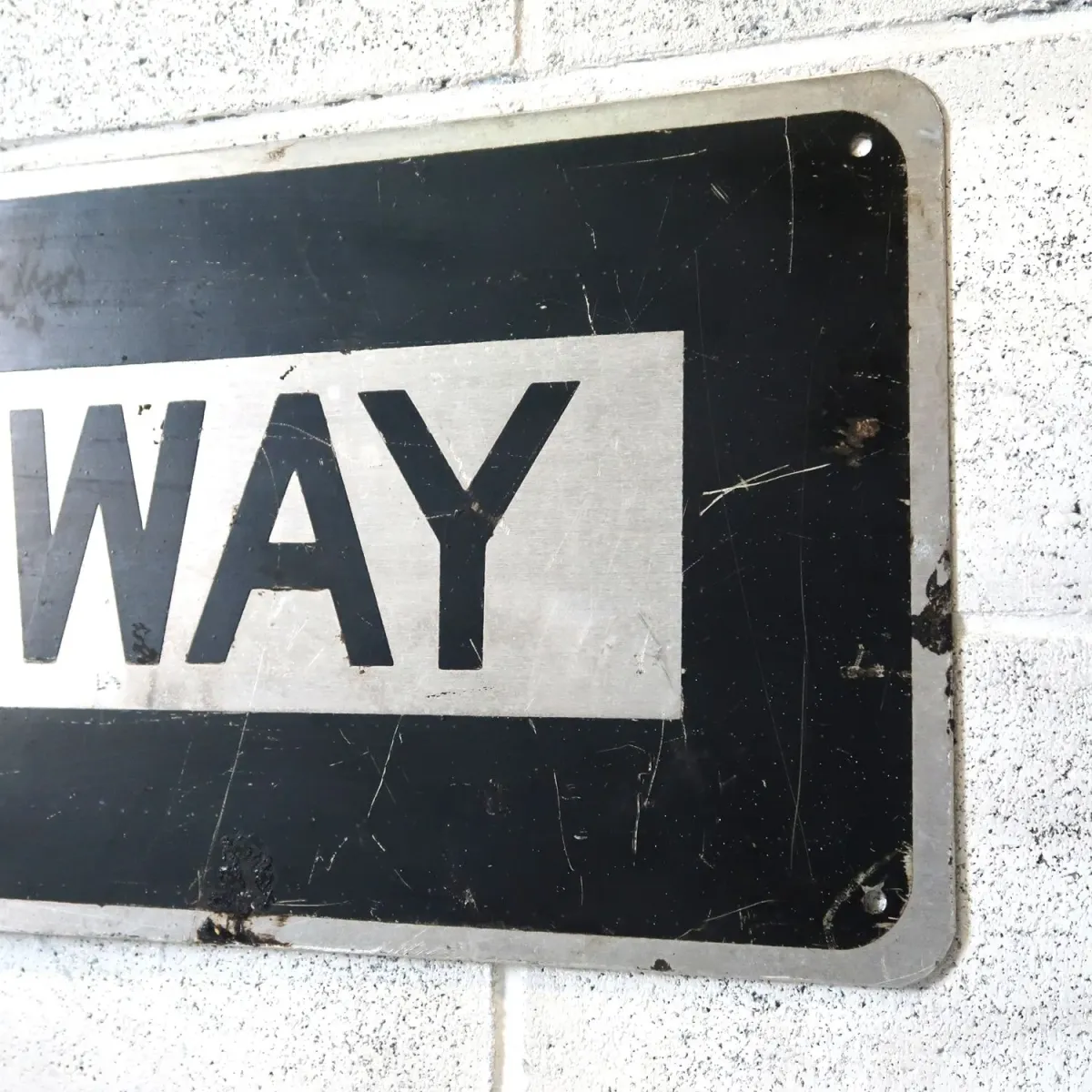 ONE WAY ロードサイン