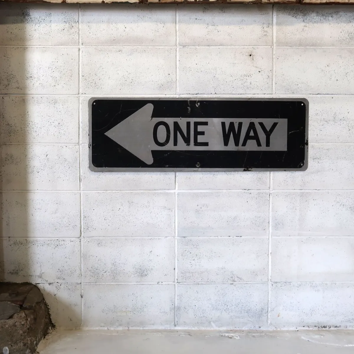 ONE WAY ロードサイン