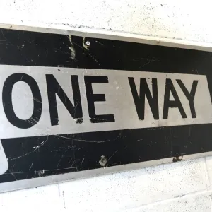 ONE WAY ロードサイン