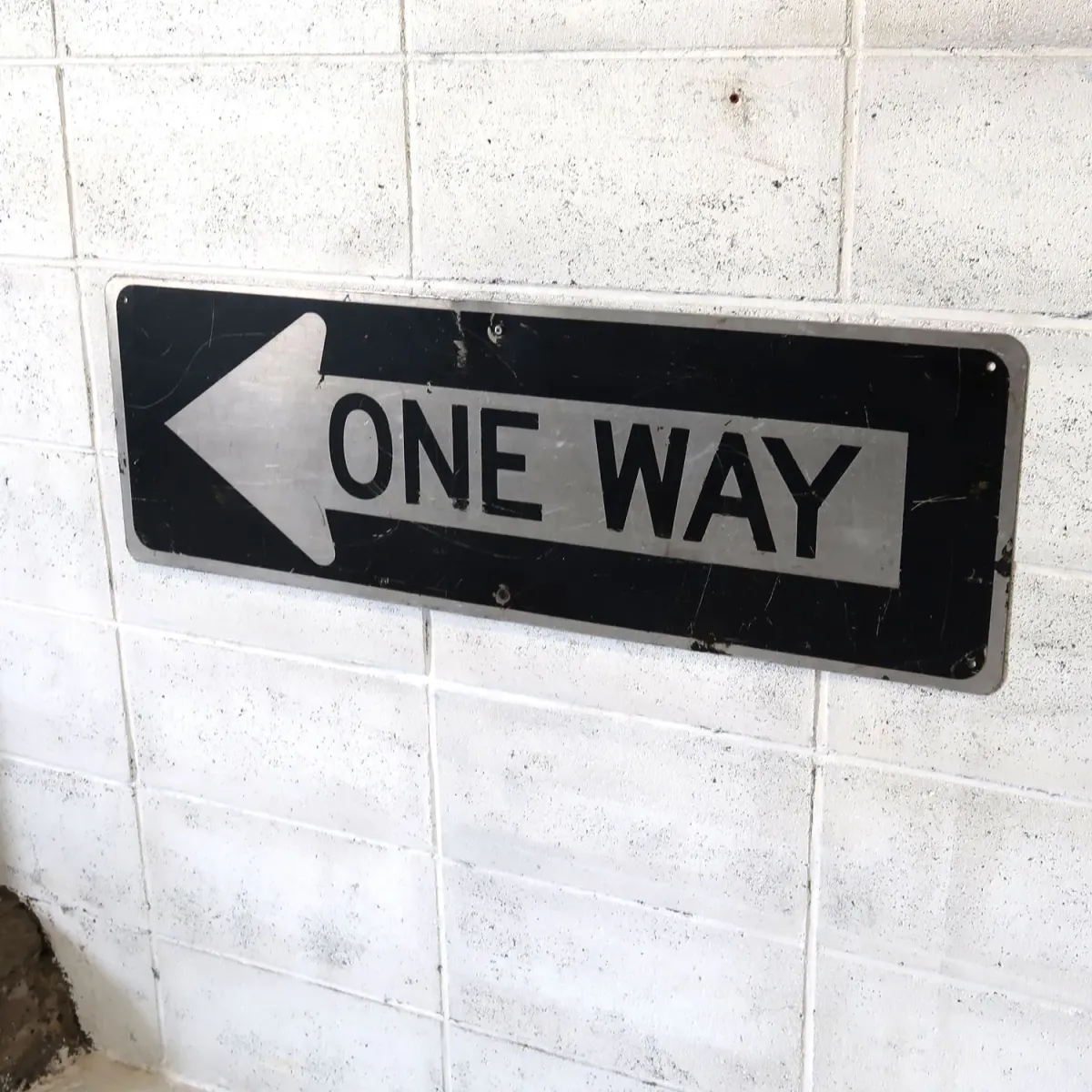 ONE WAY ロードサイン