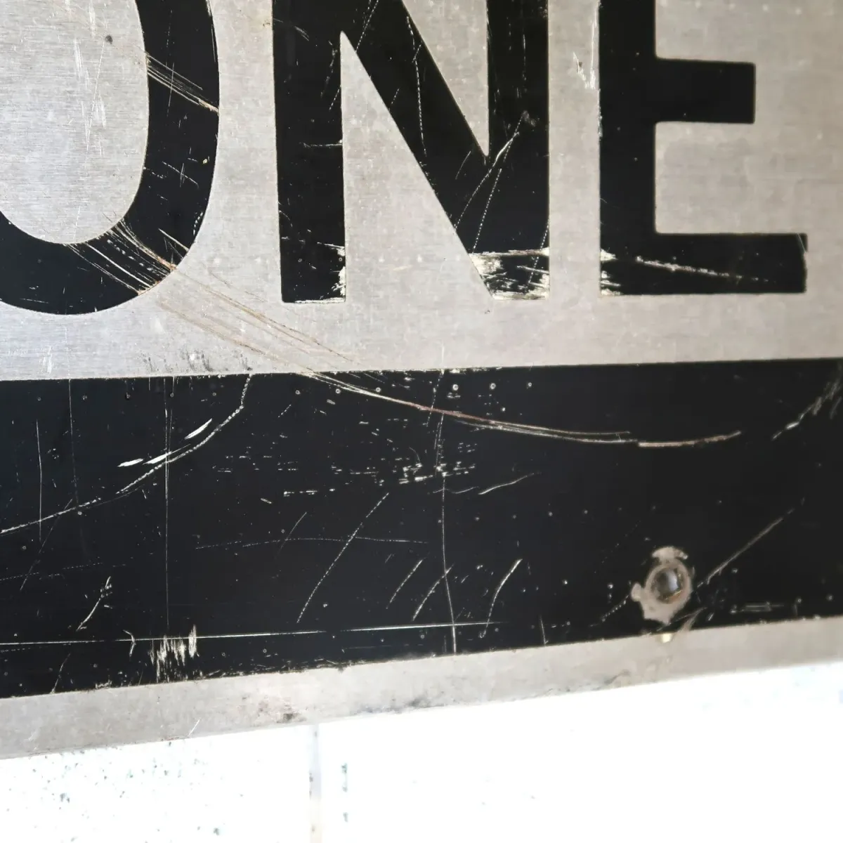 ONE WAY ロードサイン