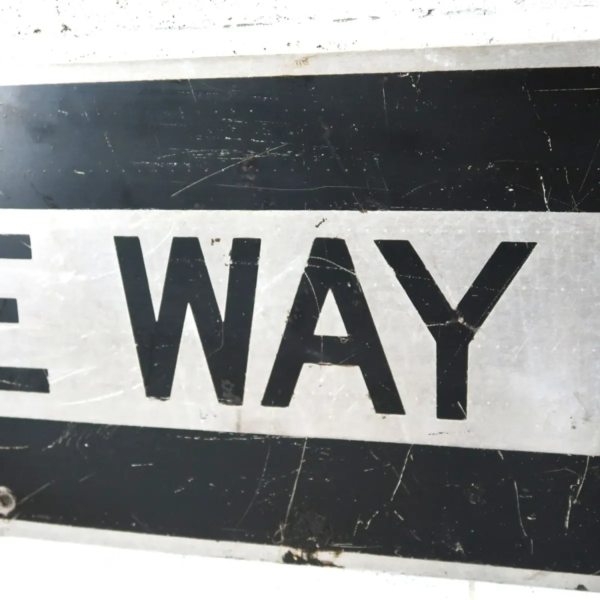 ONE WAY ロードサイン