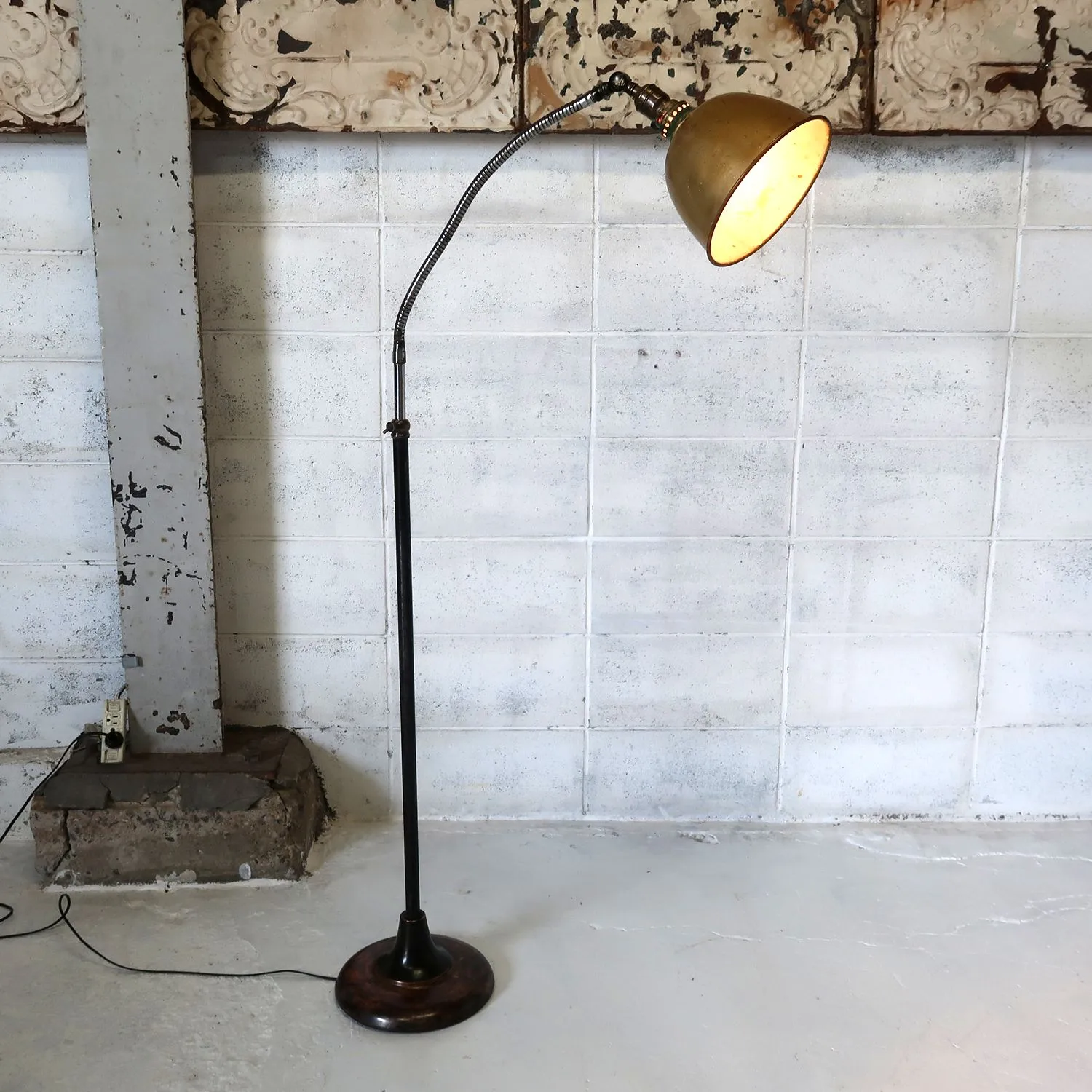 ビンテージ インダストリアル フロアランプ グースネック ｜ glow ANTIQUES