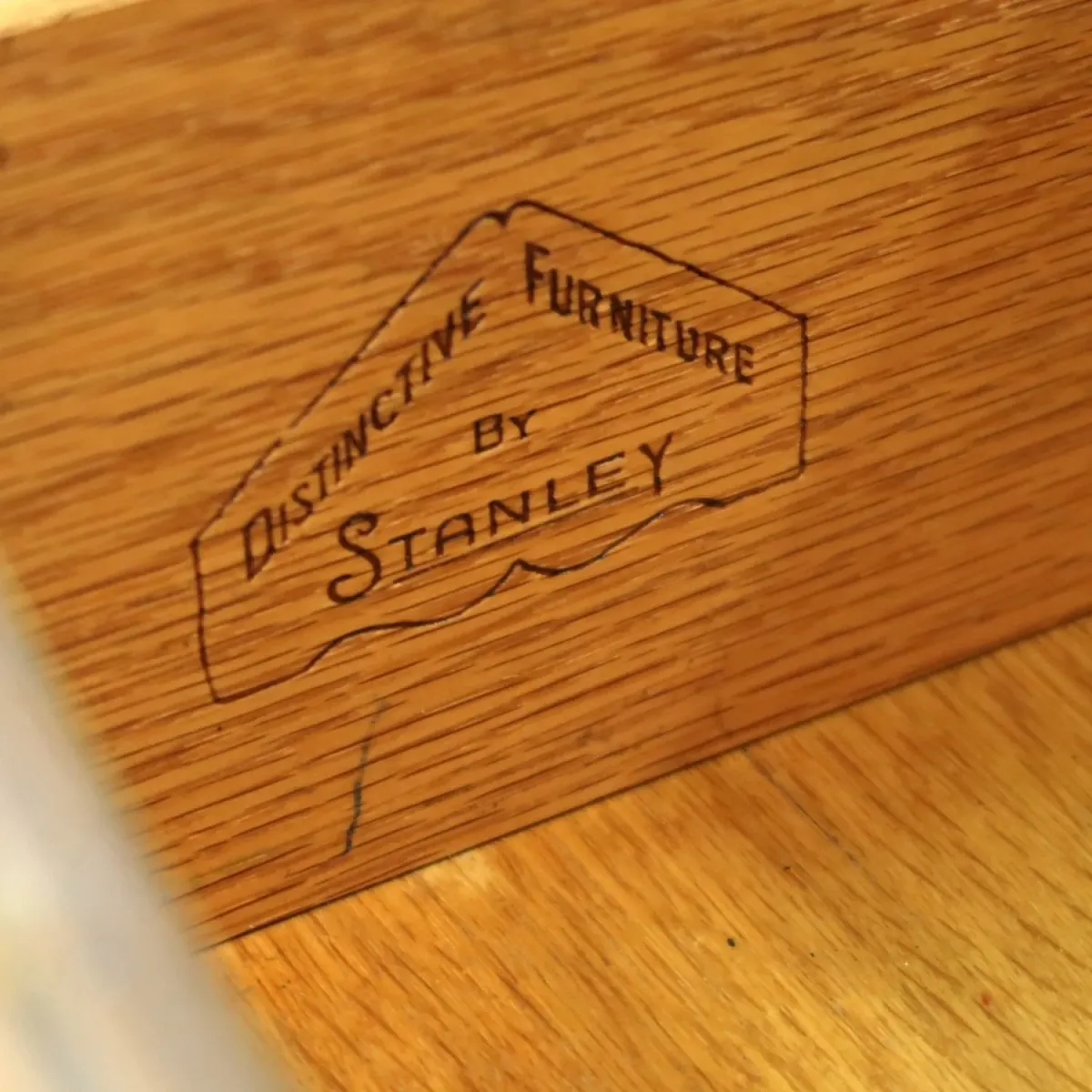 50's STANLEY FURNITURE アンティーク カップボード