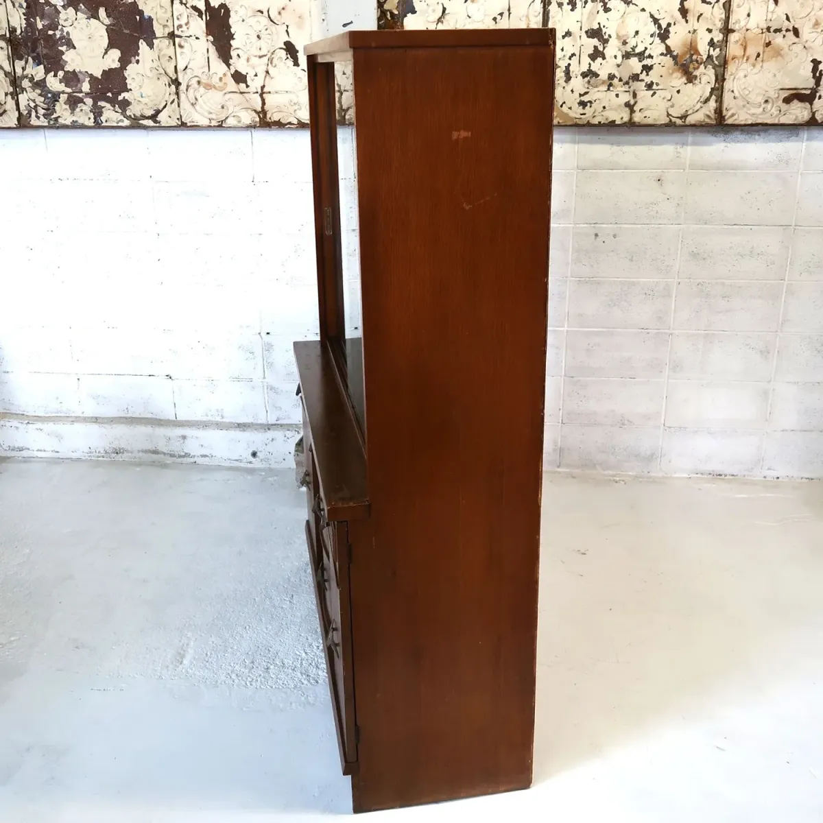 50's STANLEY FURNITURE アンティーク カップボード