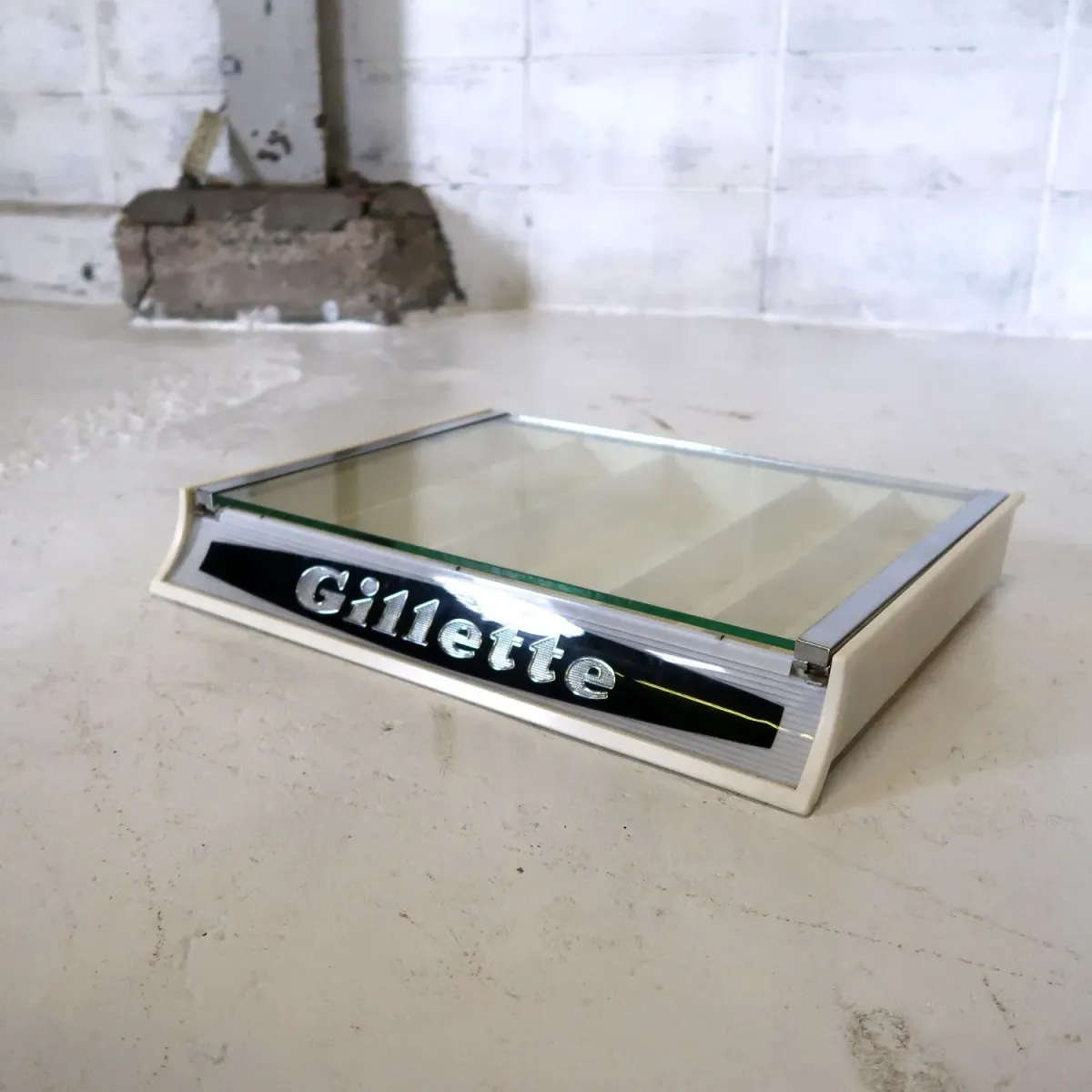 Gillette ビンテージ ショーケース