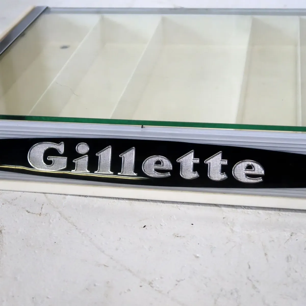 Gillette ビンテージ ショーケース
